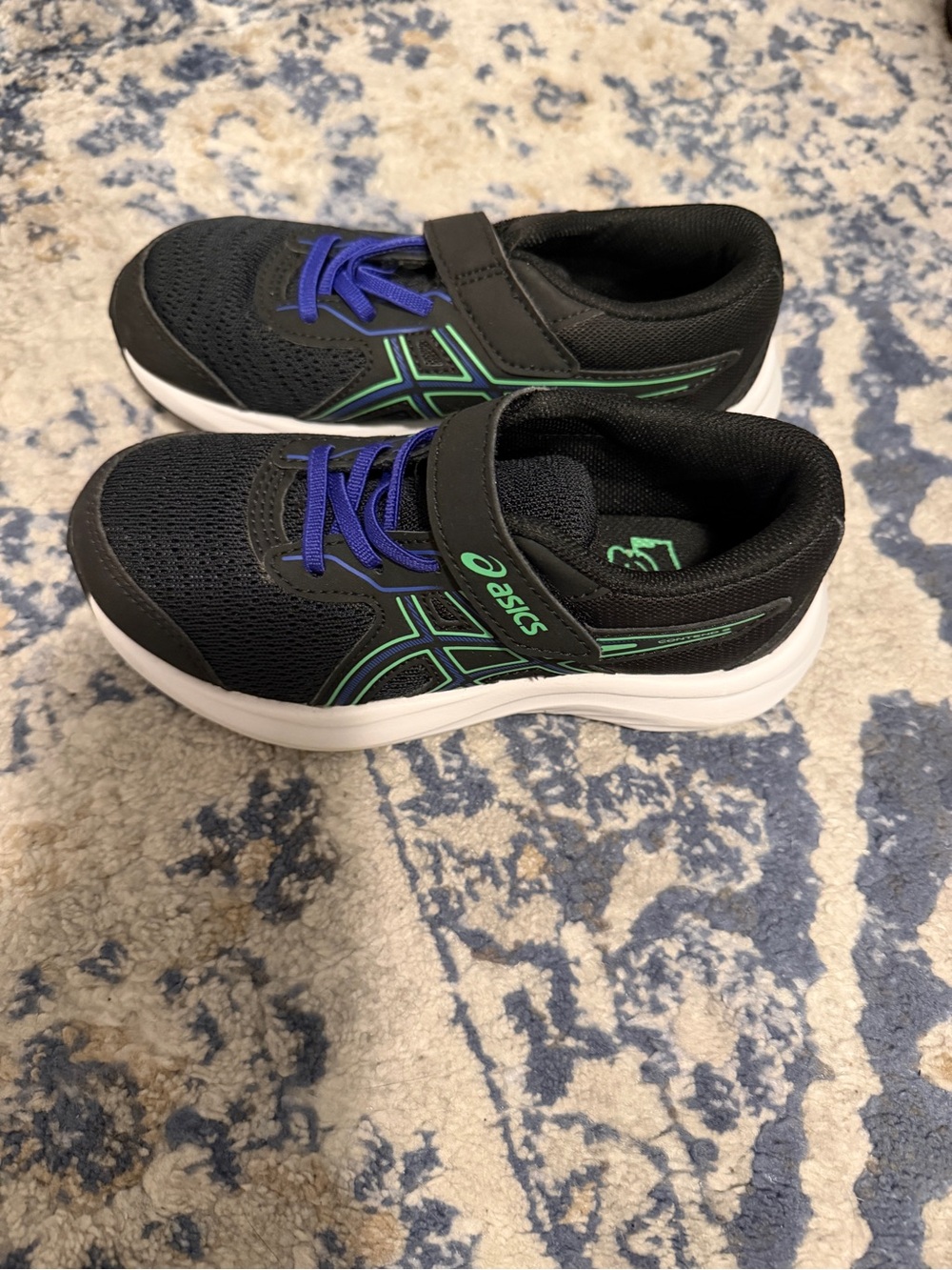 ASICS Kids Black Sneakers with Green Accents and Blue Laces